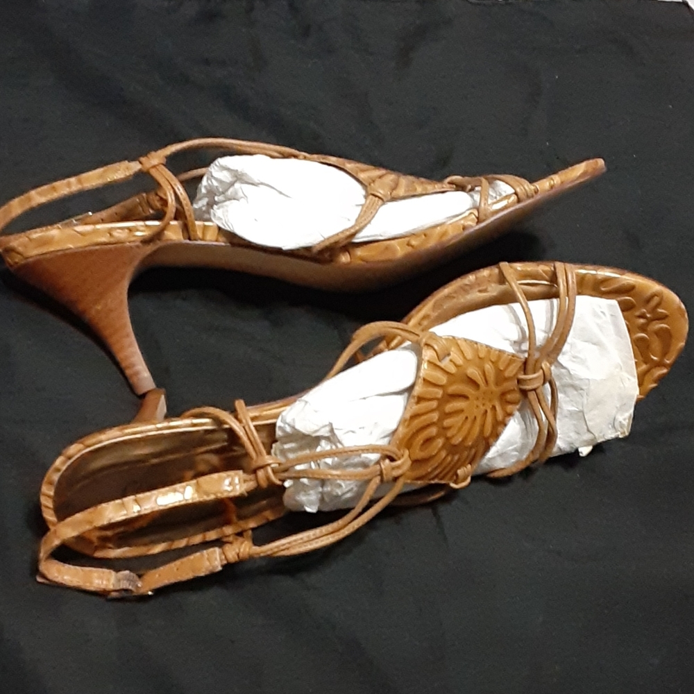 Sandals - Picture 4 of 5
